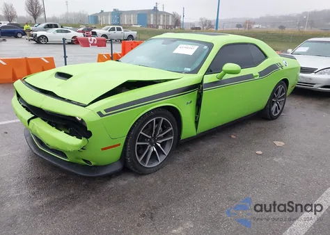 2023 Dodge Challenger R/T z USA, uszkodzony, nr VIN 2C3CDZBT8PH634440